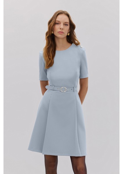 Bordo Düğme Detaylı Kemerli Mini Elbise