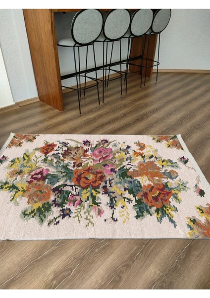 Mars Serisi Multy Tonlarında Eskitme Çiçek Desen Kaymaz Taban Şönil Halı