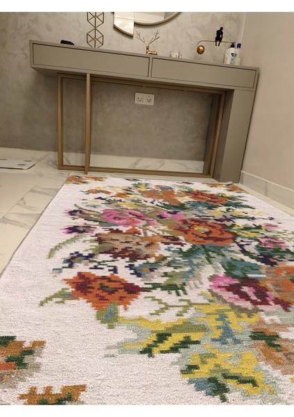 Mars Serisi Multy Tonlarında Eskitme Çiçek Desen Kaymaz Taban Şönil Halı