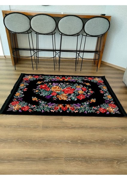 Mars Serisi Siyah ve Multy Tonlarda Çiçekli Desen Kaymaz Taban Şönil Halı modelleri