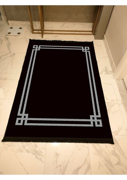 Mars Serisi Siyah Beyaz Çerçeveli Etnik ve Geometrik Desen Kaymaz Taban Şönil Halı