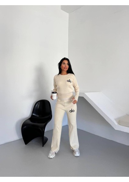 Bayan Çift Ipli Bisiklet Yaka Çizgi Desenli Triko Eşofman Takımı modelleri