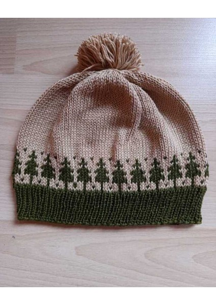 Haki Çam Ağaçlı Kadın Bere