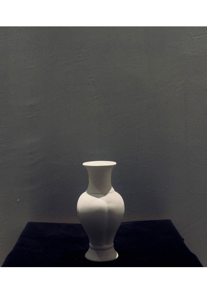 Klasik Siluet Seramik Vazo – 19 cm Dekorati ve Ev Aksesuarı fiyatları