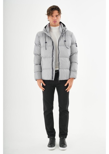 Erkek Regular Fit Astarlı Çok Cepli Kapuşonu Çıkan Rahat Mont