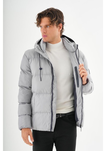 Erkek Regular Fit Astarlı Çok Cepli Kapuşonu Çıkan Rahat Mont