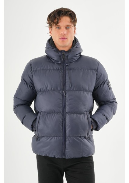 Erkek Regular Fit Astarlı Çok Cepli Kapuşonu Çıkan Rahat Mont