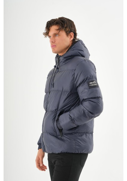 Erkek Regular Fit Astarlı Çok Cepli Kapuşonu Çıkan Rahat Mont