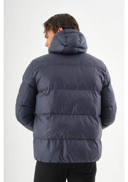 Erkek Regular Fit Astarlı Çok Cepli Kapuşonu Çıkan Rahat Mont