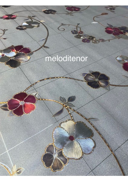 Iplik Dokuma Astarlı Sedefli Parlak Simli Yanardönerli Dökümlü Lüks Pvc Muşamba Masa Örtüsü