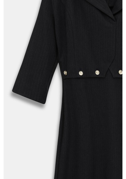 Çizgili Düğme Detaylı Elbise