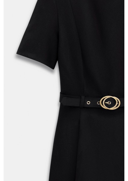 Omzu Düğme Detaylı Kemerli Mini Elbise