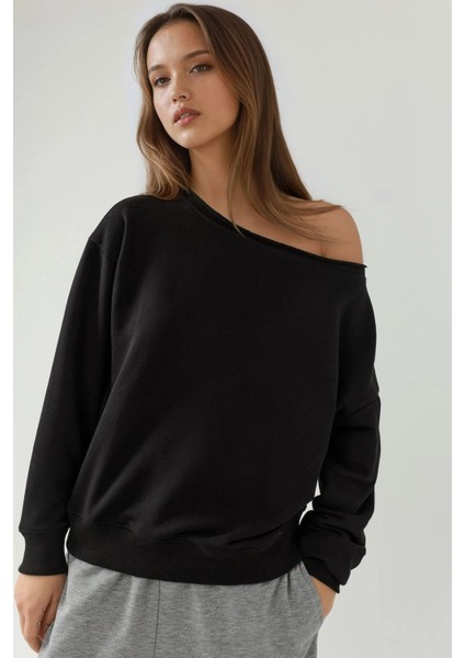 Kadın Kayık Yaka Rahat Kesim Sweatshirt Siyah