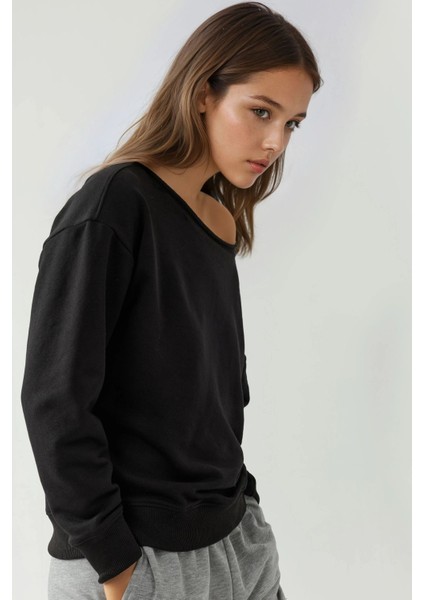 Kadın Kayık Yaka Rahat Kesim Sweatshirt Siyah fiyatları