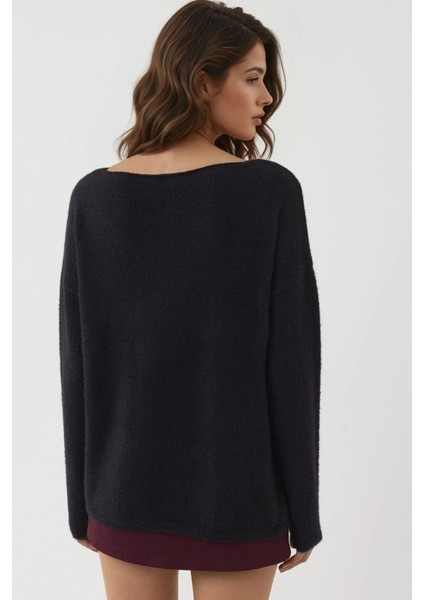 Kadın Yumuşak Dokulu Kayık Yaka Triko Kazak Siyah modelleri