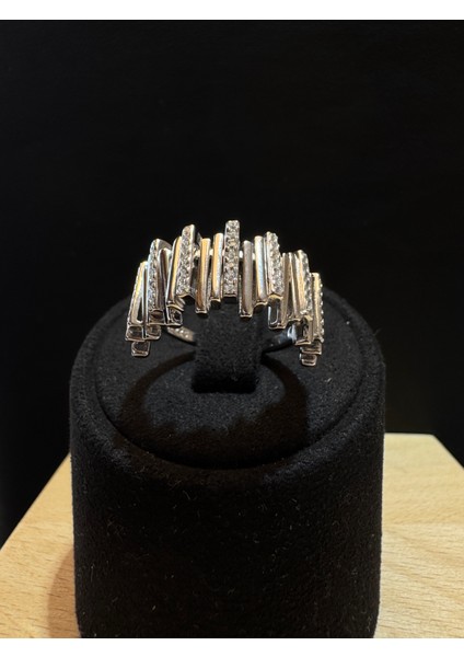 Ithal Taşlı Hareketli Çubuklu Kadın Güöüş Yüzük