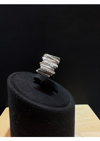 Ithal Taşlı Hareketli Çubuklu Kadın Güöüş Yüzük modelleri