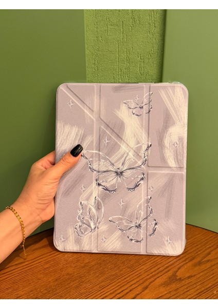 iPad 11 A16 2025 10. Nesil 10.9 Kılıf Açık Mor Zemin Sanatsal Kelebek Desenli Kalem Bölmeli Şeffaf Arka Akıllı Kapak
