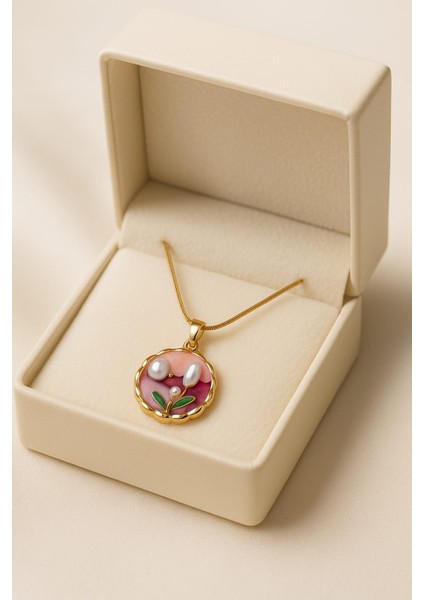 Pembe Mineli Inci Çiçekli Işlemeli Kadın Kolye