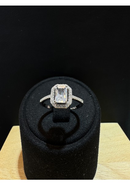 Ithal Tek Sıra Klasik Baget Taşlı Kadın Gümüş Yüzük