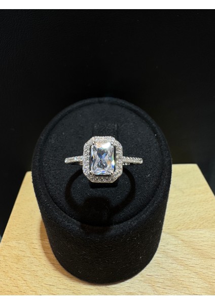 Ithal Tek Sıra Klasik Baget Taşlı Kadın Gümüş Yüzük fiyatları