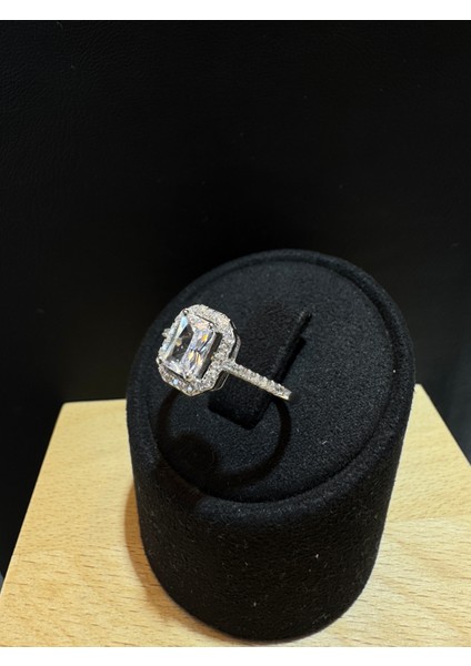 Ithal Tek Sıra Klasik Baget Taşlı Kadın Gümüş Yüzük modelleri