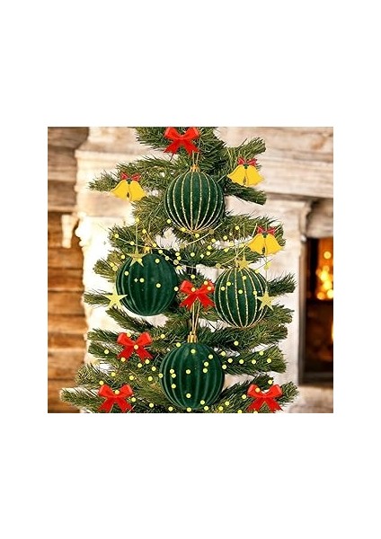 Yilbaşi Topu 8 cm Kadi̇fe 4'lü Yeşi̇l Süs