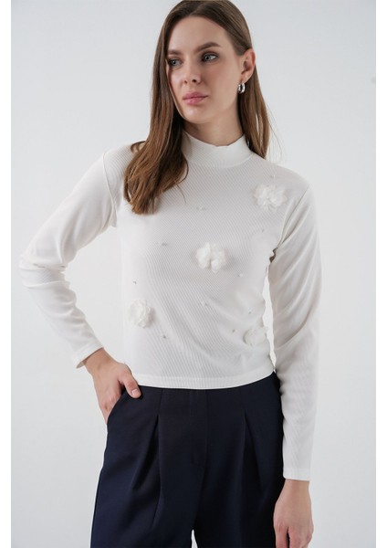 Kadın Bdart 3 Boyutlu Çiçek Detaylı Uzun Kollu Bluz Beyaz modelleri