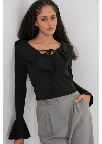Kadın Bdart Fırfırlı V Yaka Kısa Bluz Siyah modelleri