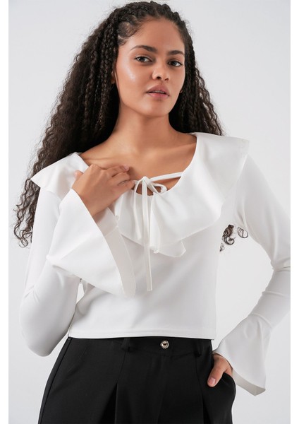 Kadın Bdart Fırfırlı V Yaka Kısa Bluz Beyaz