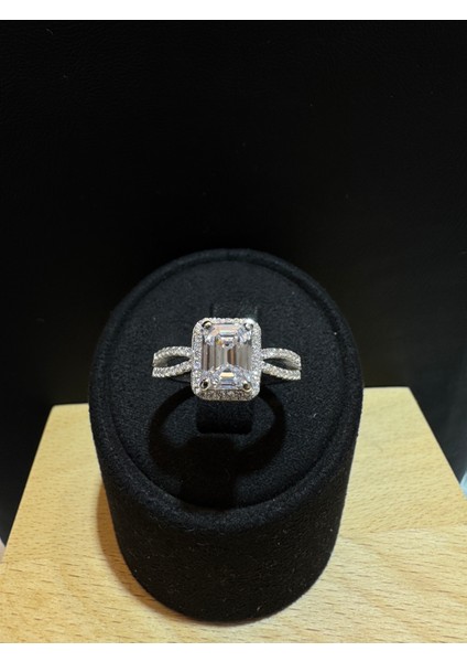 Ithal Çift Kollu Baget Taşlı Kadın Gümüş Yüzük fiyatları