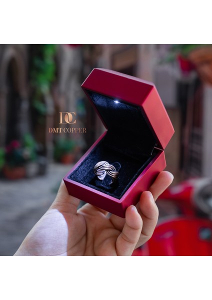 El Yapımı Örgülü Bakır Yüzük, Ayarlanabilir, Antik Rustik Tasarım, Kırmızı Hediye Kutusu ile fırsatları