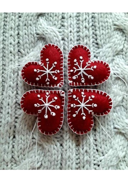 Kırmızı Keçeden Işlemeli Yılbaşı Süsü, 4'lü Takım, Şık ve Zarif Dekorasyon Parçası