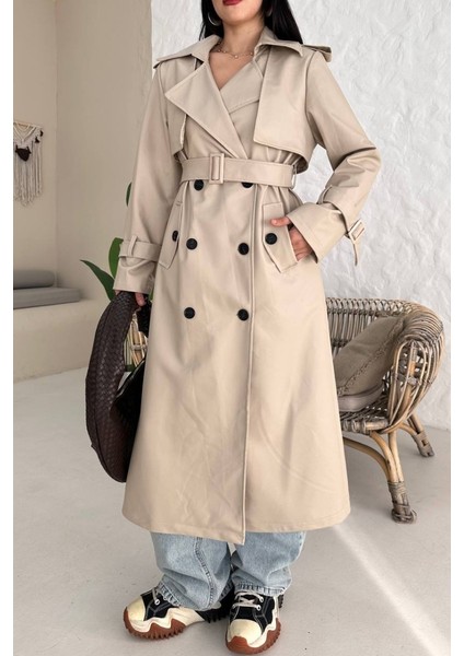 Kadın Trençkot Uzun Suni Deri Kemerli Düğmeli Cepli Yırtmaçlı Kruvaze Yaka Trençkot