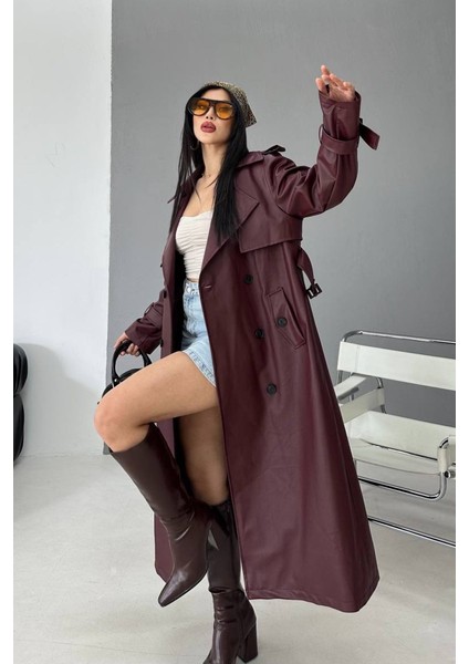 Kadın Trençkot Uzun Suni Deri Kemerli Düğmeli Cepli Yırtmaçlı Kruvaze Yaka Trençkot