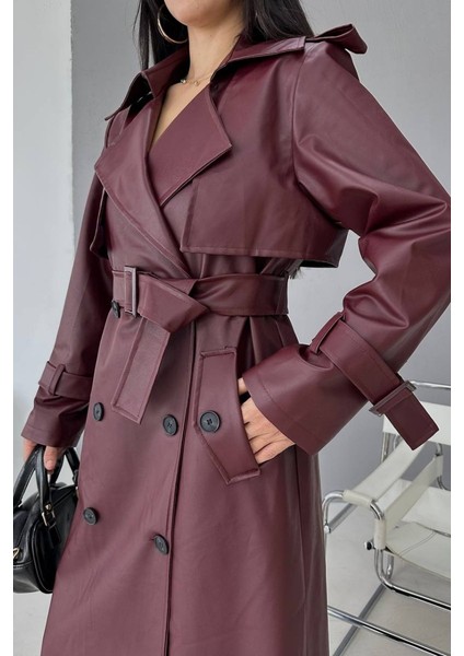Kadın Trençkot Uzun Suni Deri Kemerli Düğmeli Cepli Yırtmaçlı Kruvaze Yaka Trençkot