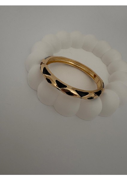 Özel Seri Üçgen Desen Siyah Mineli Gold Kelepçe indirimleri