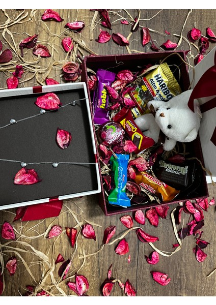 Sevgiliye Ayıcık Çikolata Kalpli Kolye Hediye Kutusu Özel Gün Yılbaşı Öğretmenler Günü Hediyesi fiyatları