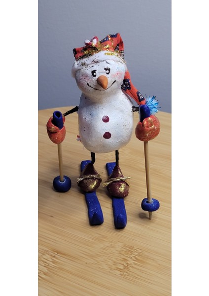 El Yapımı Mavi Kardan Adam Yılbaşı Süsü, Sevimli ve Şık Dekorasyon Seçeneği