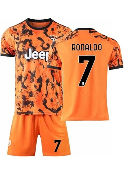 Juventuss 2020/21 Sezonu Cristiano Ronaldo Deplasman Çocuk Forması 4'lü Set modelleri
