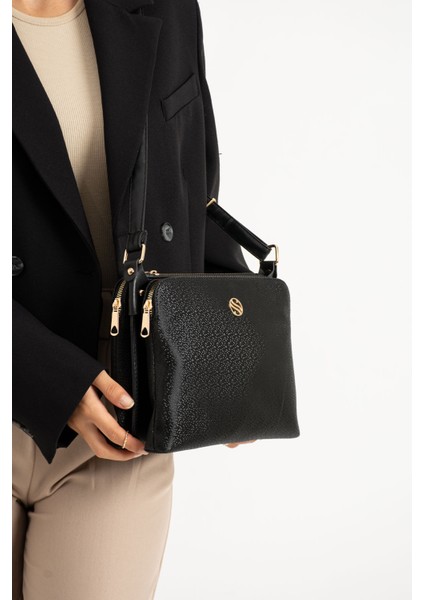 Sanmorris Glc Kadın 1329 Suni Deri Ayarlanabilir Çapraz Askılı 4 Bölmeli ve Metal Fermuarlı Siyah Damla Omuz Çantası