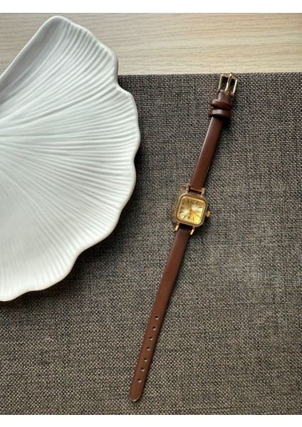 Retro Minimal Deri Kordon Vintage Kadın Kol Saati Minik Kare modelleri