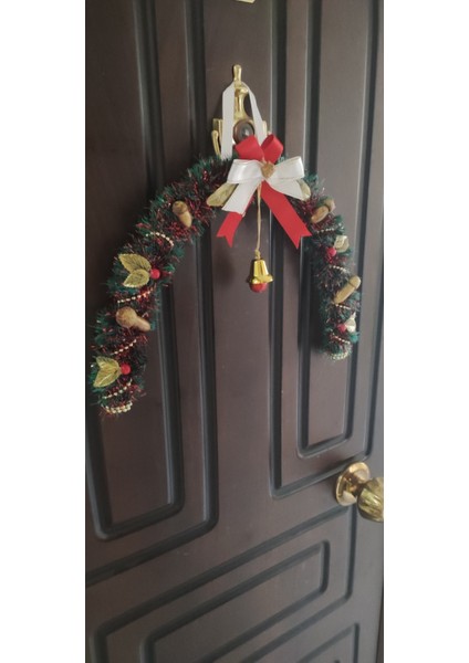 Kırmızı Yılbaşı Kapı Süsü, Neşeli ve Şık Dekoratif Aksesuar. fırsatları