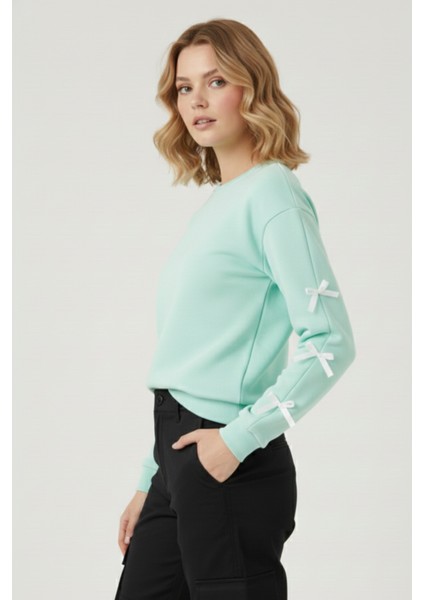 Kurdele Detaylı Kadın Bisiklet Yaka Sweatshirt Şık ve Rahat Oversize Model modelleri