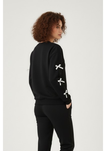 Kurdele Detaylı Kadın Bisiklet Yaka Sweatshirt Şık ve Rahat Oversize Model