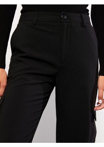 Yeni Sezon Kadın Standart Fit Düz Pantolon fırsatları