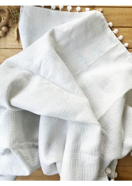 Ön Tarafı Müslin Arka Tarafı Vafıl Kumaş Kenarları Ponponlu Balık Desenli Çift Katlı Battaniye fırsatları