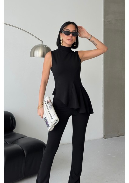 Kadın Alt Üst Takım Sıfır Kollu Balıkçı Yaka Fırfırlı Asimetrik Bluz Ispanyol Paça Büzgülü Pantolon Ikili Takım