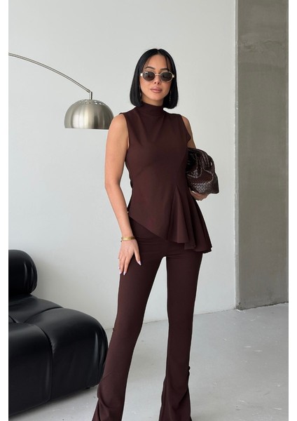 Kadın Alt Üst Takım Sıfır Kollu Balıkçı Yaka Fırfırlı Asimetrik Bluz Ispanyol Paça Büzgülü Pantolon Ikili Takım fiyatları