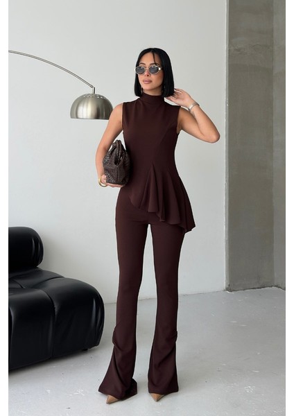 Kadın Alt Üst Takım Sıfır Kollu Balıkçı Yaka Fırfırlı Asimetrik Bluz Ispanyol Paça Büzgülü Pantolon Ikili Takım modelleri